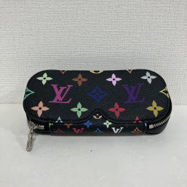 ルイヴィトンの×村上隆 20thアニバーサリーリエディション モノグラムマルチカラー アイウェアケース GI1287の買取実績です。
