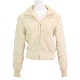 ディオールのベージュ マクロカナージュ ショートボアブルゾン 254V20AM340の買取実績です。