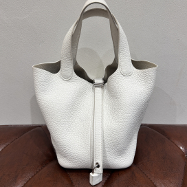 エルメスのD刻印 ホワイト SV金具 トリヨンクレマンス ピコタンロックPMの買取実績です。