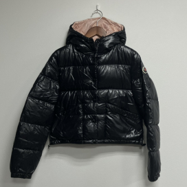 モンクレールのBARDANETTE バルダネット ショートダウンジャケットの買取実績です。