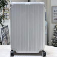 リモワ グロス ホワイト ハイブリッド チェックイン L キャリーケース 買取実績です。
