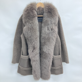 ブランカのブラウン フォックスファー ムートンコートの買取実績です。