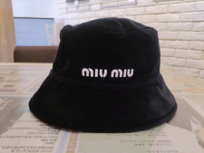 ミュウミュウ 5HC196 ベルベット ロゴ刺繍 バケットハット 買取実績です。