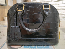 ルイヴィトン クロコダイルレザー アルマBB 買取実績です。