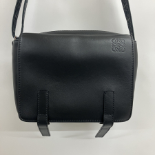 ロエベ ブラック ミリタリー メッセンジャーバッグ XS 買取実績です。