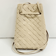 ボッテガ・ヴェネタ カーフレザー イントレチャート 巾着型 フォンポーチ 買取実績です。