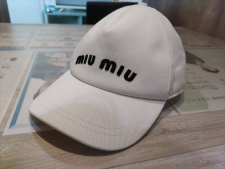 ミュウミュウ 5HC179 ホワイト ロゴ刺繍 ベースボールキャップ 買取実績です。