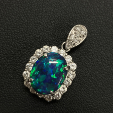 オパール Pt900 3.83ct D1.16ct ブラックオパールペンダントトップ 買取実績です。