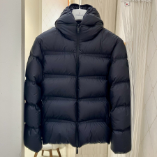 モンクレール ブラック MASAC ダウンジャケット 買取実績です。