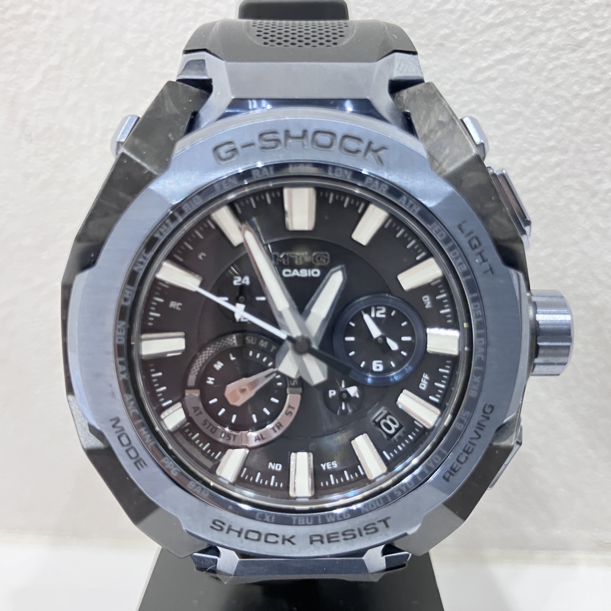 ジーショックを浜松入野で買取。ブルーカラーのカーボン×SS素材を使用 