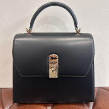 フェラガモを自由が丘で買取。Boxyzラージの2WAYトップハンドルハンドバッグを買取しました。状態は未使用に近い試着程度の品です。