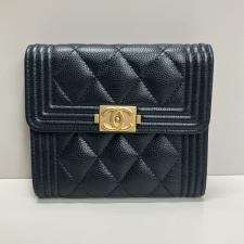 シャネル 31番台 キャビアスキン コンパクトウォレット 買取実績です。