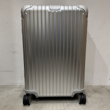 リモワ シルバー 925.63.00.4 オリジナルチェックインM 60L 4輪 アルミニウム スーツケース 買取実績です。