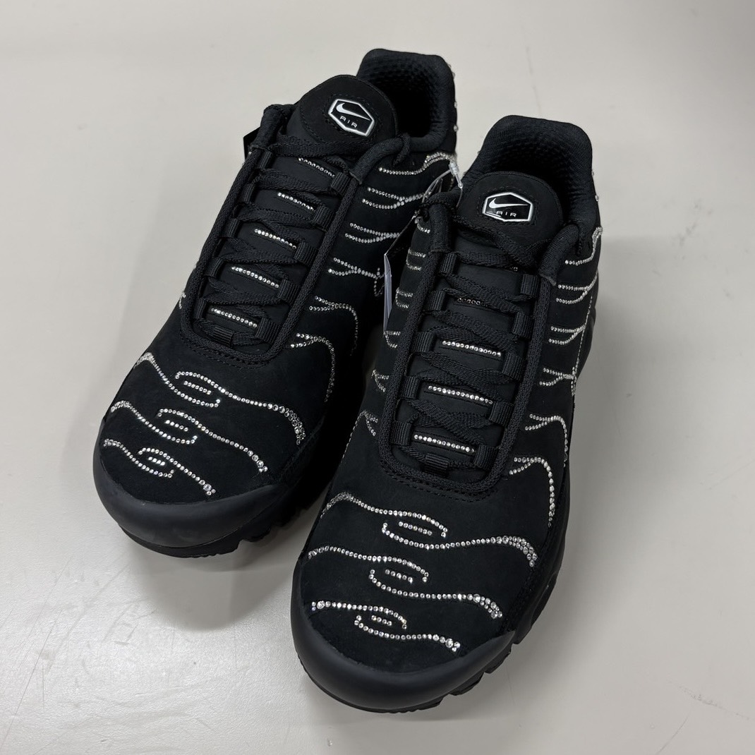 銀座でナイキを買い取り。スワロフスキーコラボのAIR MAX PLUS SWRVSKI 