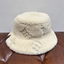 ルイヴィトン M7194M LV カーリ シアリングバケットハット 買取実績です。