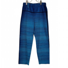 オムプリッセイッセイミヤケ ブルー グラデーション HP43JF953 ロナン・ブルレック ストレートパンツ 買取実績です。