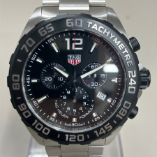 タグ・ホイヤー フォーミュラ1 クロノグラフ43mm ケースクオーツ腕時計 CAZ1010.BA0842 買取実績です。