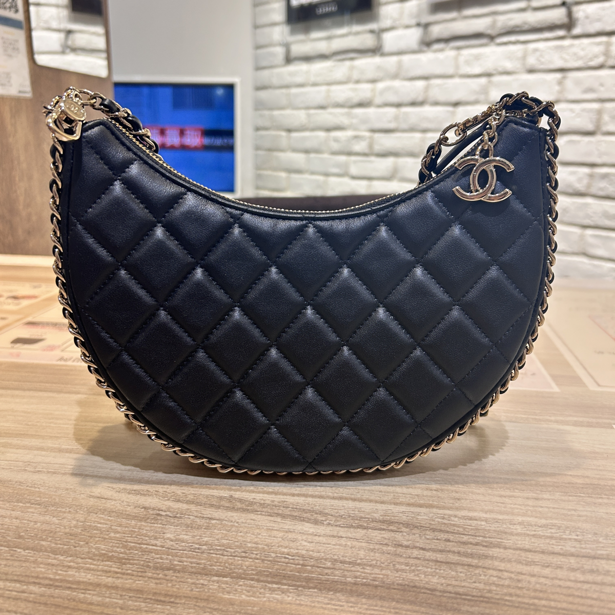 シャネルを新宿で買取。2wayマトラッセスモールホーボーバッグ、AS3917