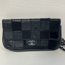 シャネル 10番台 ブラック アイコン チェーンショルダーバッグ 買取実績です。