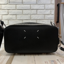 メゾンマルジェラ 25年製 SB1WD0031 DOLL カメラバッグ 買取実績です。