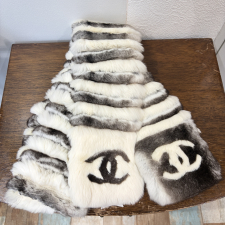 シャネル ホワイト×グレー オリラグ（ラパン）×カシミヤ マフラー 買取実績です。