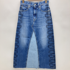 ヒステリックグラマーを浜松入野で買取。ブルーSNAKE LOOPのリメイクデニムスカート、01233AK01を買取しました。状態は綺麗な状態の中古美品です。