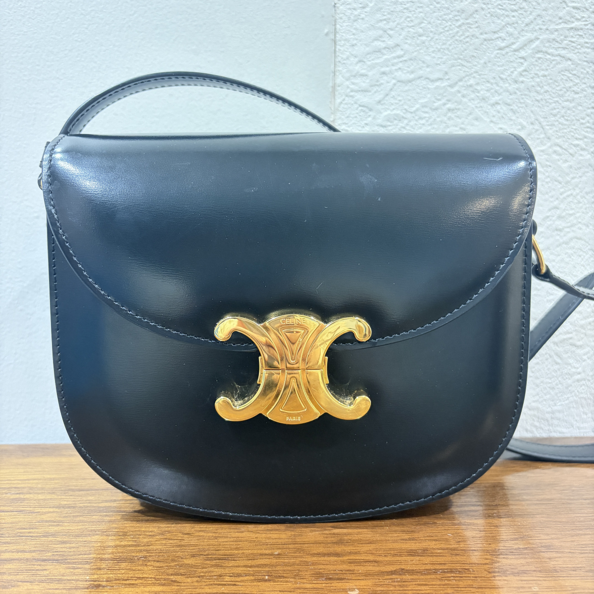 2024年3月14日購入品CELINE シャイニーカーフスキン セリーヌを新宿で買取。シャイニーカーフスキンのトリオンフ、ティーン