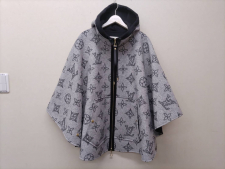 ルイヴィトン 25AW FSCO08 マヒナモノグラム リバーシブル ポンチョ/ケープコート 買取実績です。