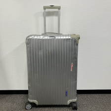リモワ シルバー 4輪スーツケース トパーズ 932.70 買取実績です。