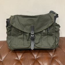 フィルソン ×マグナムフォト カーキ オイルドコットン ハッピー メッセンジャーバッグ 買取実績です。
