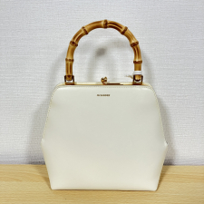 ジルサンダー ホワイト GOJI BAMBOO スモールスクエアバッグ J07WD0021 買取実績です。