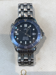 オメガ 2531.80 シーマスタープロフェッショナル300m自動巻き腕時計 買取実績です。