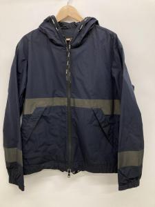 モンクレール 19年製 ADOUR ネイビー×ブラック ラバーロゴ ロゴドローストリング ナイロンジップフーディ 買取実績です。