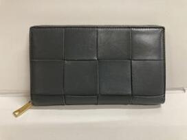 ボッテガ・ヴェネタ 651368 グレー マキシイントレ ラウンドジップウォレット 買取実績です。