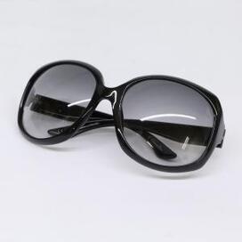 ディオール GLOSSY1 584LF アイウェア 買取実績です。