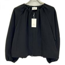 宅配でユナイテッドアローズを買取。1522-199-5365 ブラック COMFY ギャザー ノーカラー ジップアプブルゾンを買取りました。状態は未使用品です。
