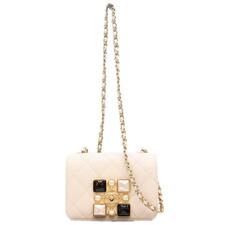 シャネル 30番 アイボリー ラム グリポア マトラッセ ミニショルダーバッグ 買取実績です。