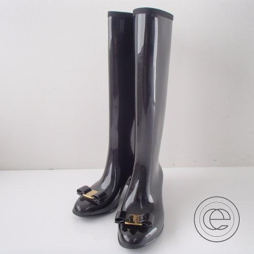 フェラガモのヴァラリボンレインブーツ買取。ブランド品売るなら 買取